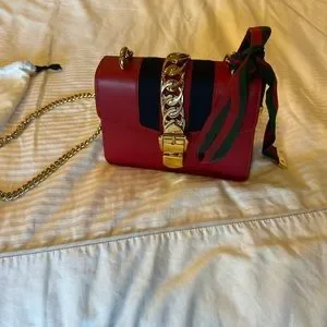 Gucci sylvie mini chain bag sale
